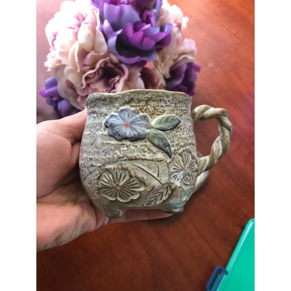 Asian Pottery Tea Cup and Saucer - Picture 4 of 9